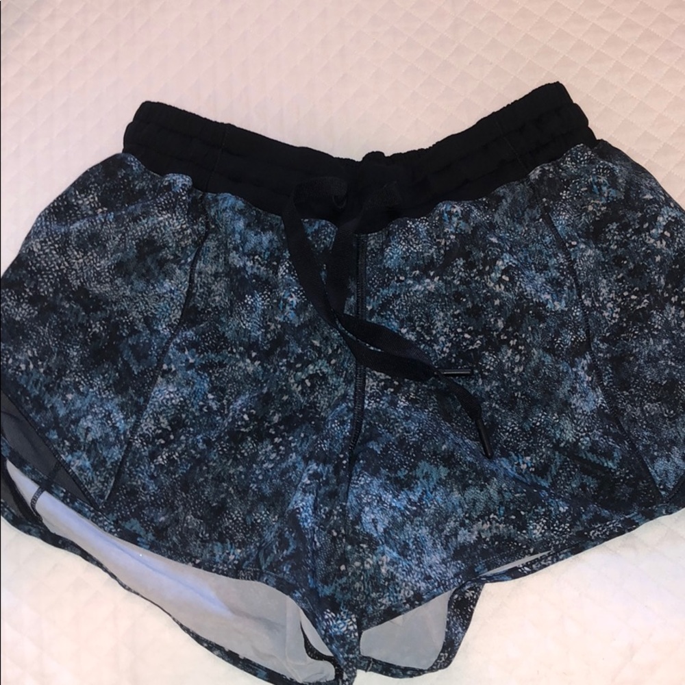 Lululemon pattern shorts with tie